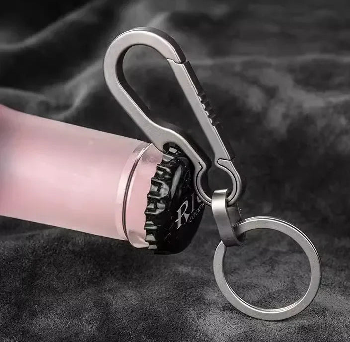 Porte - clé Mousqueton Titane | ULTRASTRENGH - Ambiance Auto